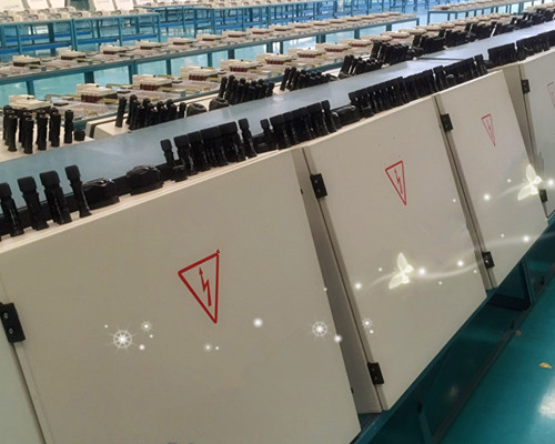 光伏匯流箱.jpg 光伏匯流箱.jpg